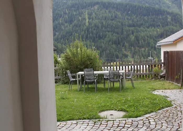 Chasa Pro La Tuor Pitschna Daire *