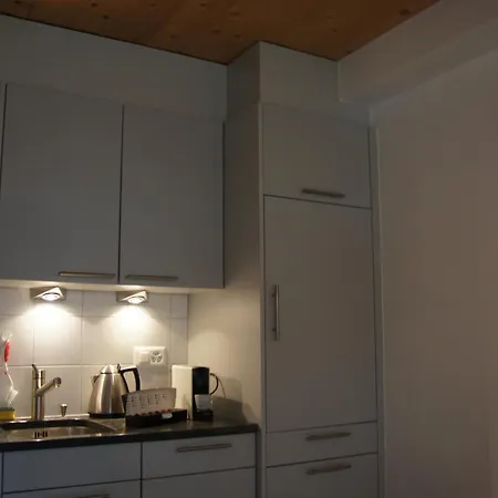 Chasa Pro La Tuor Pitschna Lägenhet